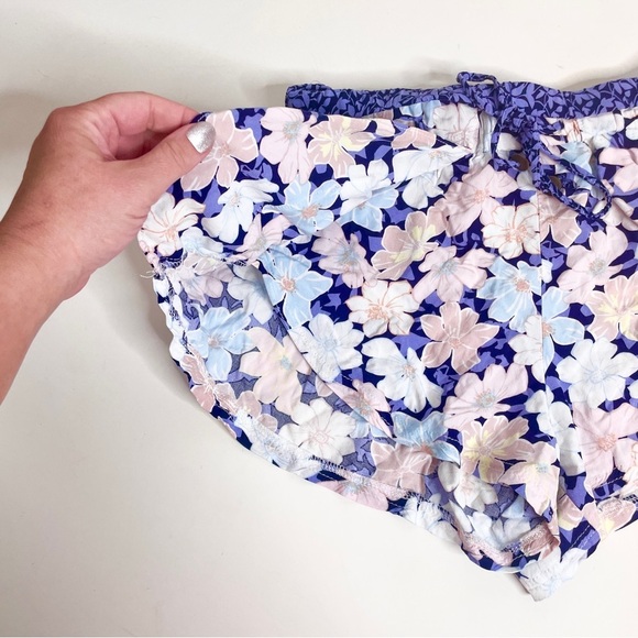 Vanilla Star Size S Women’s Shorts Floral Fly Away Pockets Blue - Picture 2 of 8